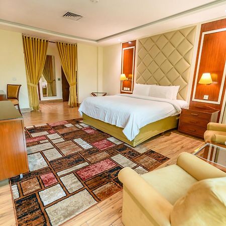 Hotel One Faisalabad Luaran gambar