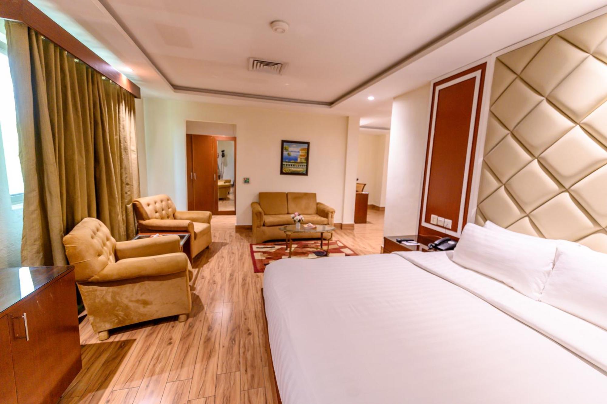 Hotel One Faisalabad Luaran gambar
