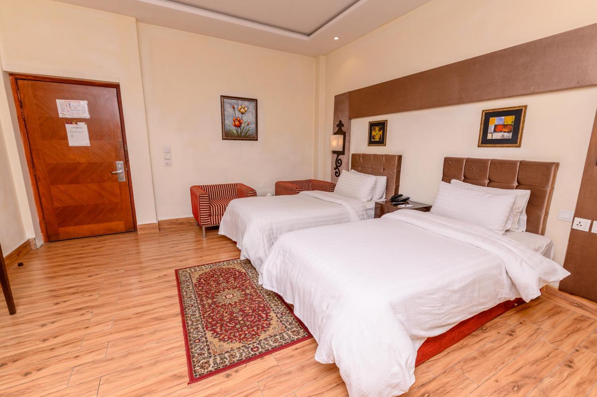 Hotel One Faisalabad Luaran gambar