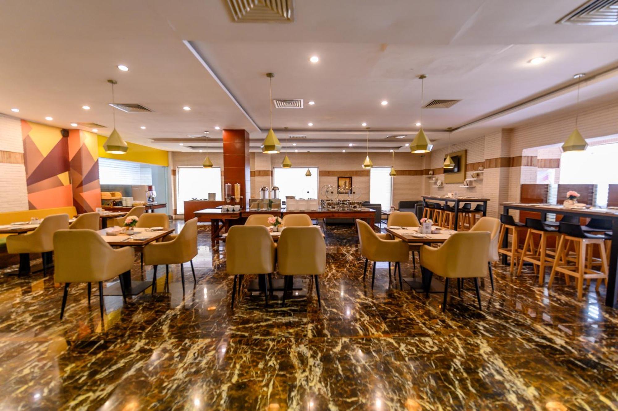 Hotel One Faisalabad Luaran gambar