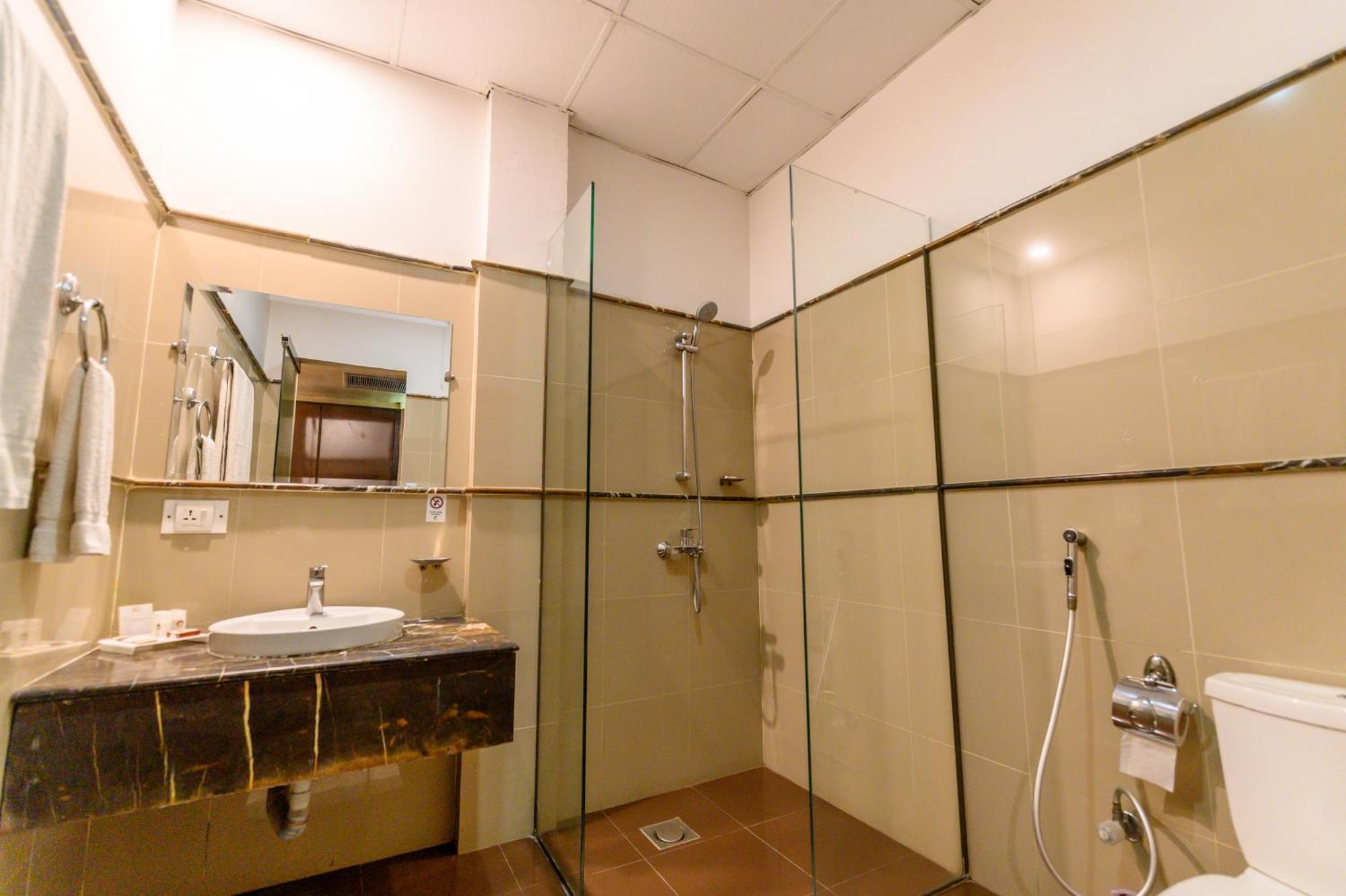 Hotel One Faisalabad Luaran gambar