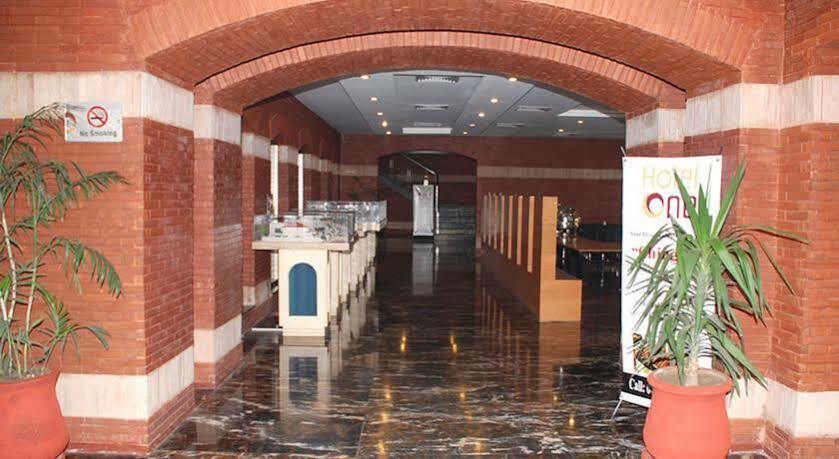 Hotel One Faisalabad Luaran gambar